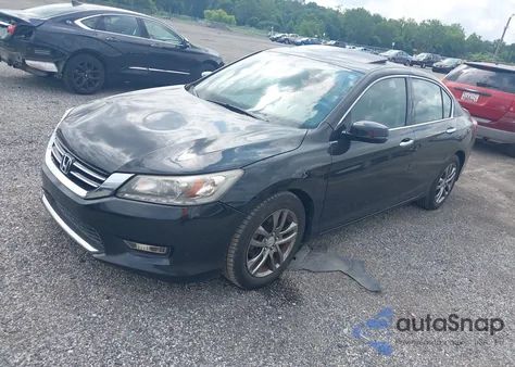 2015 Honda Accord Touring z USA, uszkodzony, nr VIN 1HGCR3F92FA035928